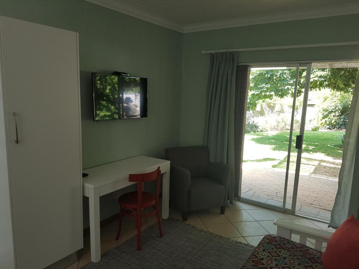 Bed and Breakfast Besigheim Стелленбос Экстерьер фото